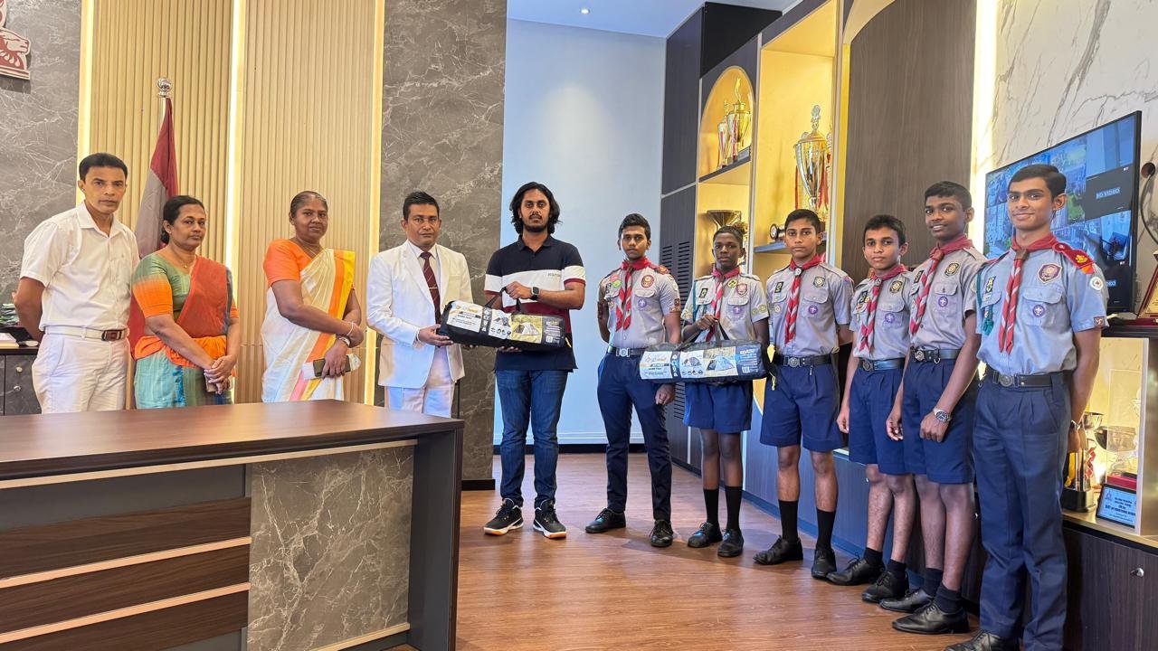 Hiking Tents donated to Nalanda Scouts by Pahan Palpita
